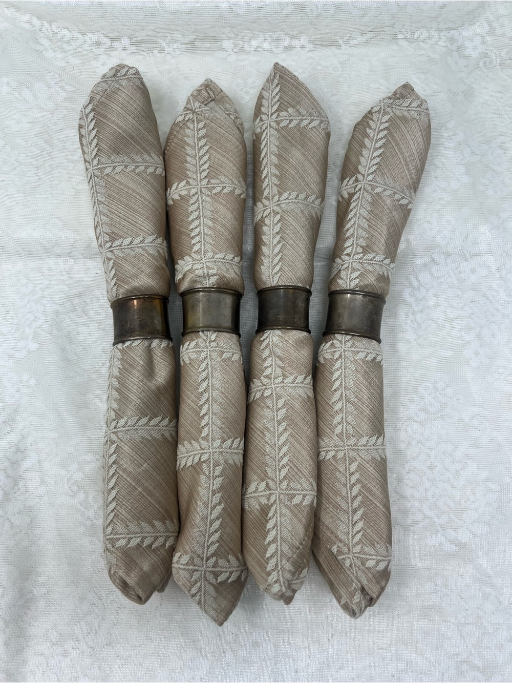 SET OF 6 Lenox Laurel Leaf Cloth Napkins with Metal Rings